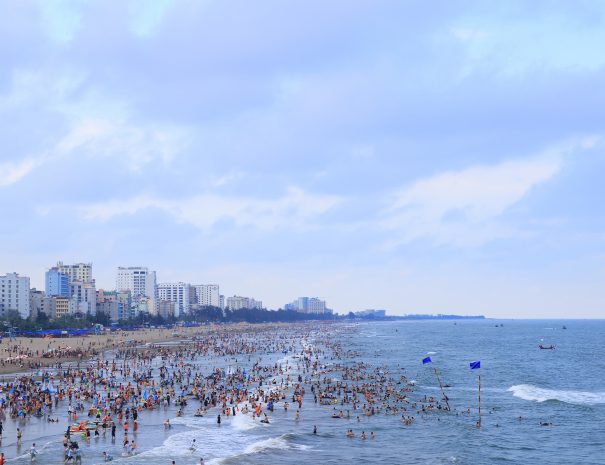 Samson beach in Thanh Hoa ,Vietnam; Shutterstock ID 1090332707; purchase_order: -; job: -; client: -; other: -