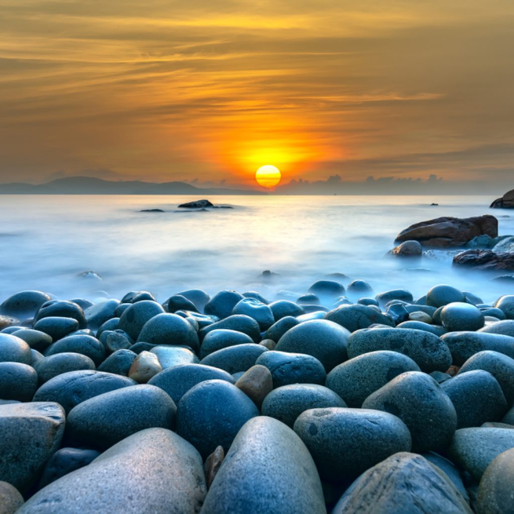 Bãi Hoàng Hậu (Quy Nhơn) khi hoàng hôn