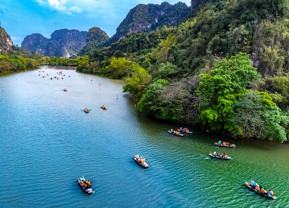 NINH BÌNH 2N1Đ | HOA LƯ – TAM CỐC – HANG MÚA – BÁI ĐÍNH – TRÀNG AN