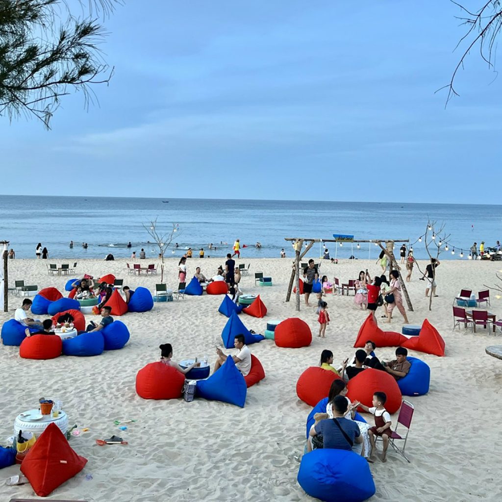 Biển Nhật Lệ