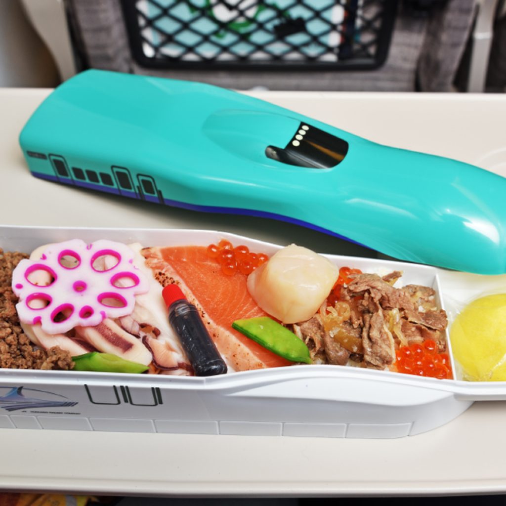 Cơm hộp Bento khi đi Shinkansen