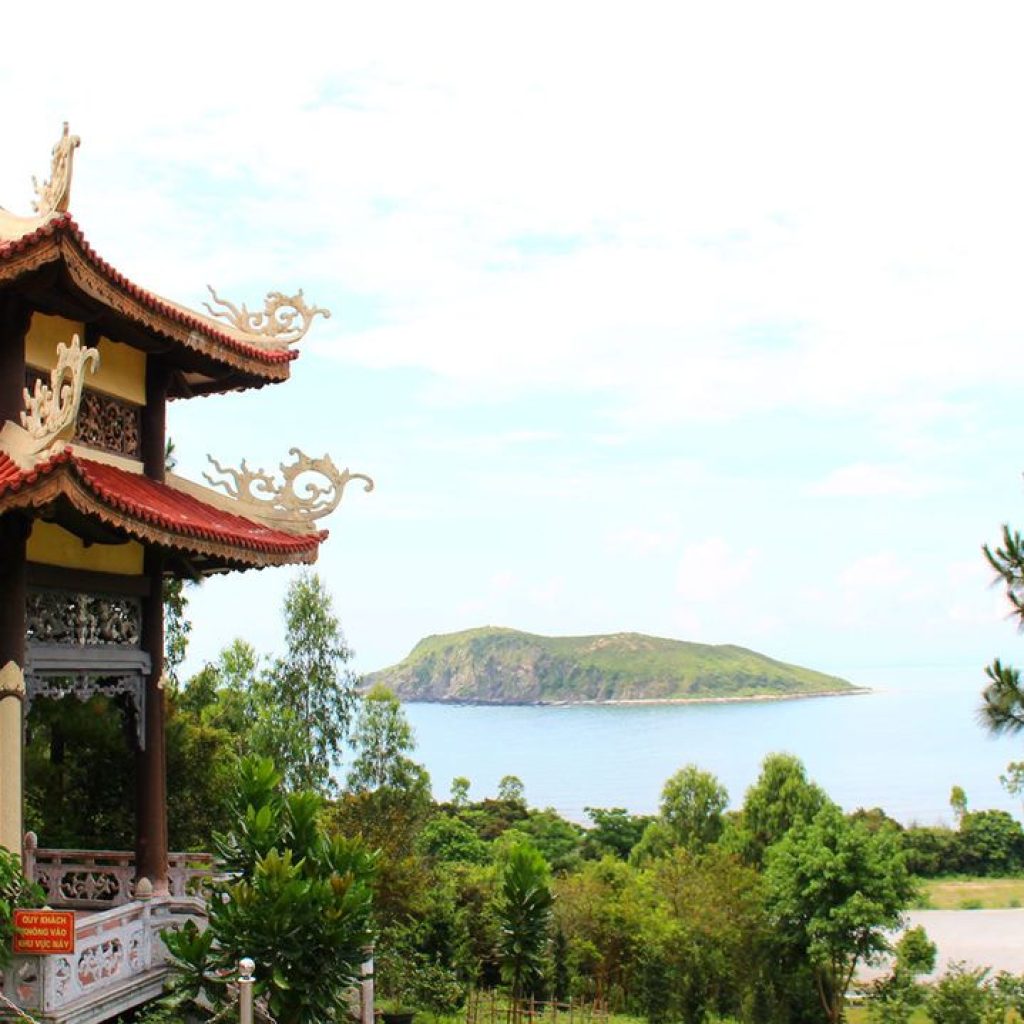 Vũng Chùa, Đảo Yến
