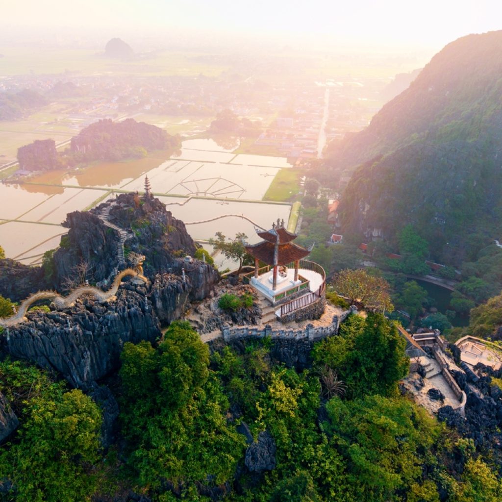 Bình minh ở Hang Múa, Ninh Bình